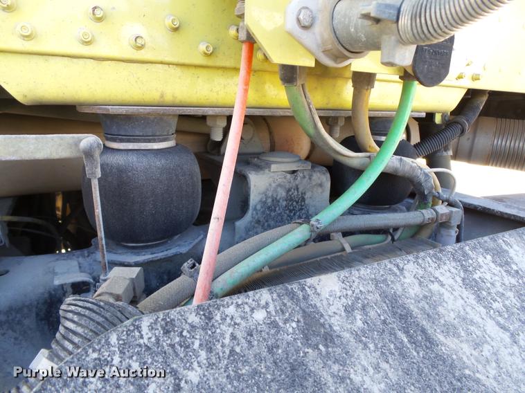 image for item DB4734 2002 Freightliner FLD120 semi truck