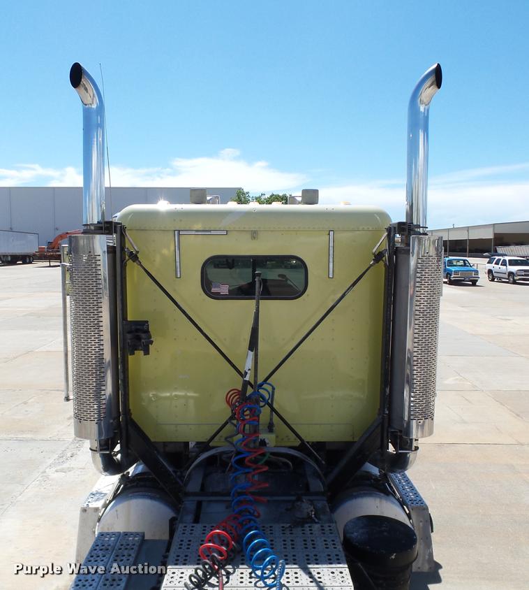 image for item DB4734 2002 Freightliner FLD120 semi truck