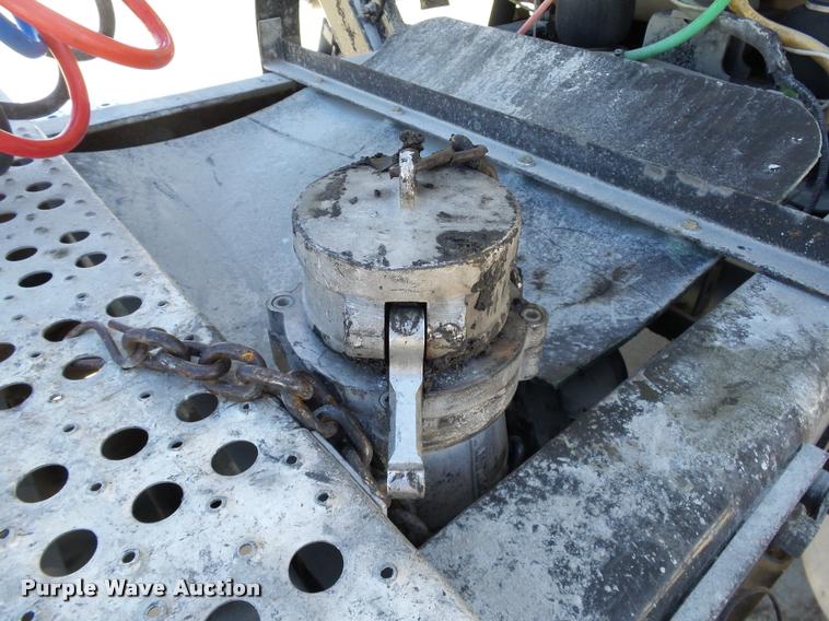 image for item DB4734 2002 Freightliner FLD120 semi truck