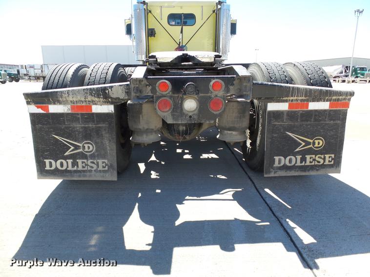 image for item DB4734 2002 Freightliner FLD120 semi truck