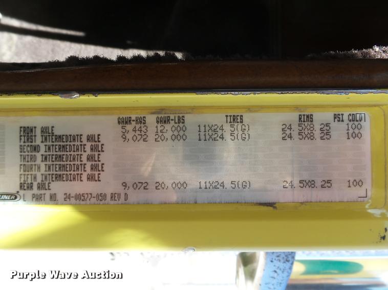 image for item DB4734 2002 Freightliner FLD120 semi truck