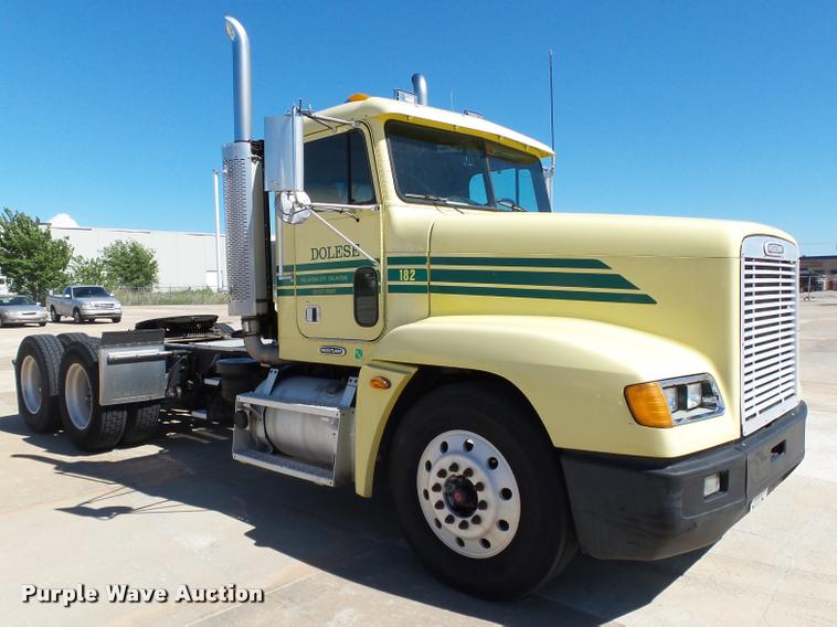 image for item DB4735 2001 Freightliner FLD120 semi truck