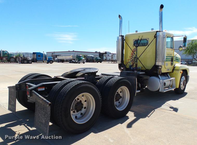 image for item DB4735 2001 Freightliner FLD120 semi truck