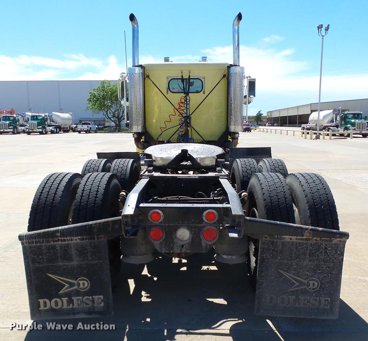 image for item DB4735 2001 Freightliner FLD120 semi truck