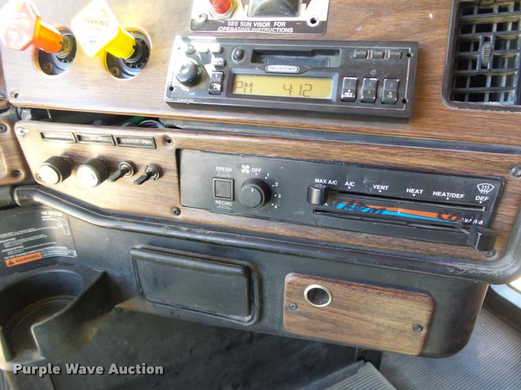 image for item DB4735 2001 Freightliner FLD120 semi truck