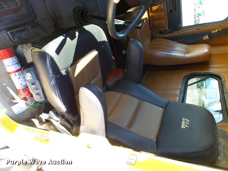 image for item DB4735 2001 Freightliner FLD120 semi truck