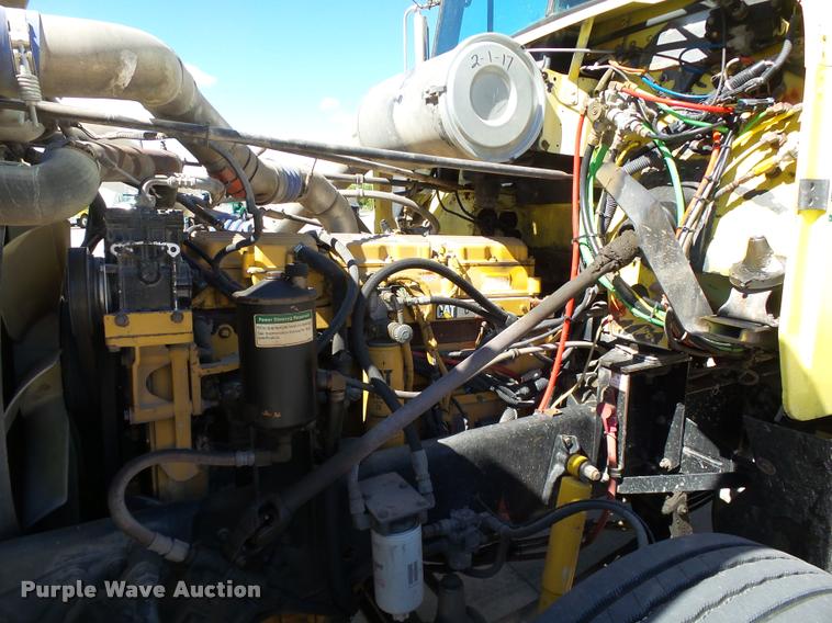 image for item DB4735 2001 Freightliner FLD120 semi truck