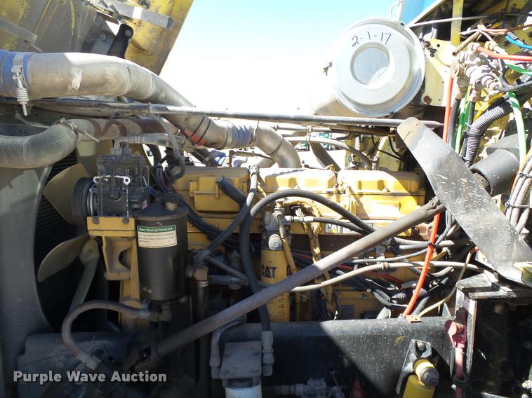 image for item DB4735 2001 Freightliner FLD120 semi truck