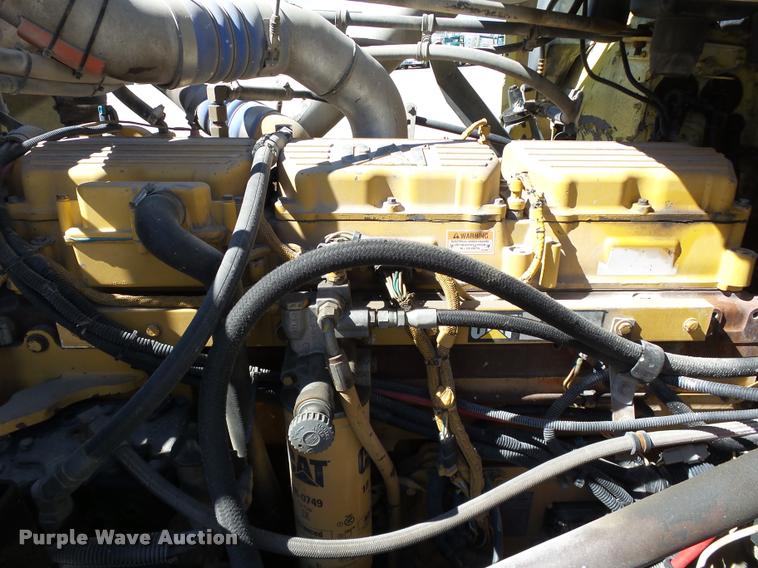 image for item DB4735 2001 Freightliner FLD120 semi truck