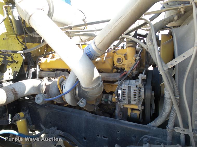 image for item DB4735 2001 Freightliner FLD120 semi truck