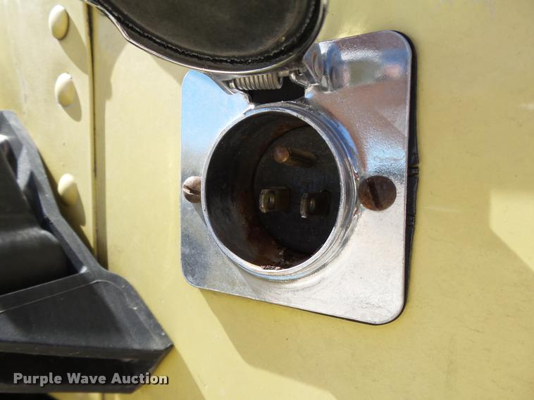 image for item DB4735 2001 Freightliner FLD120 semi truck