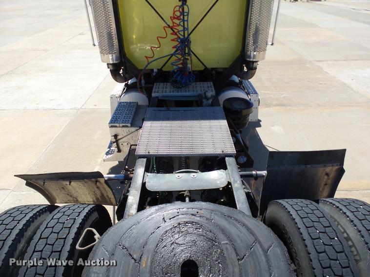 image for item DB4735 2001 Freightliner FLD120 semi truck