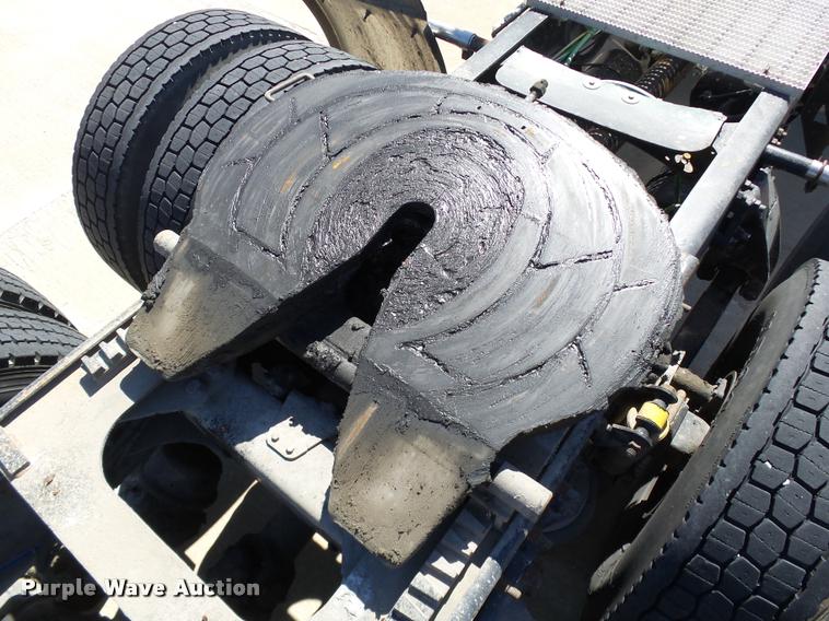 image for item DB4735 2001 Freightliner FLD120 semi truck