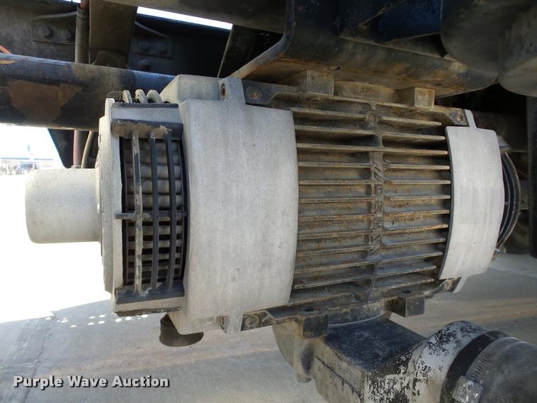 image for item DB4735 2001 Freightliner FLD120 semi truck