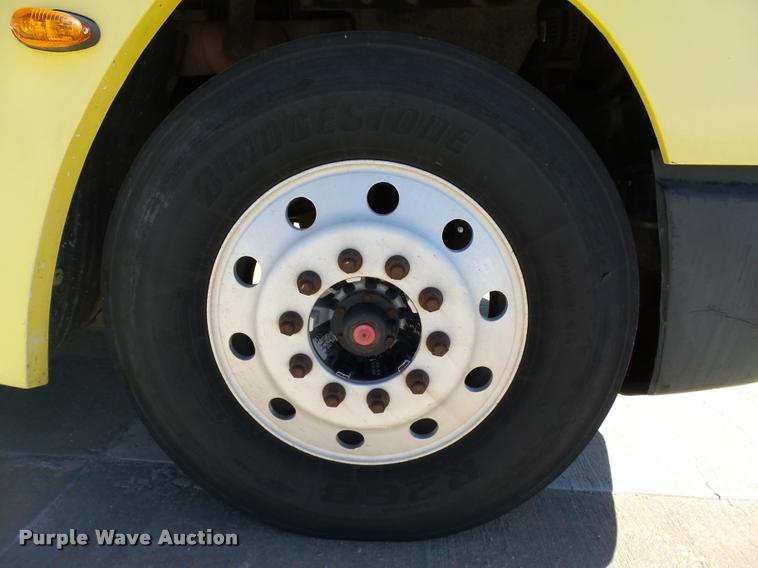 image for item DB4735 2001 Freightliner FLD120 semi truck