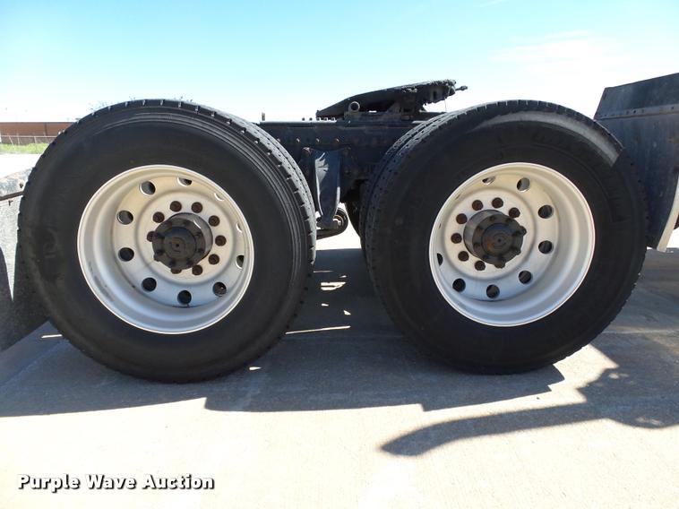 image for item DB4735 2001 Freightliner FLD120 semi truck