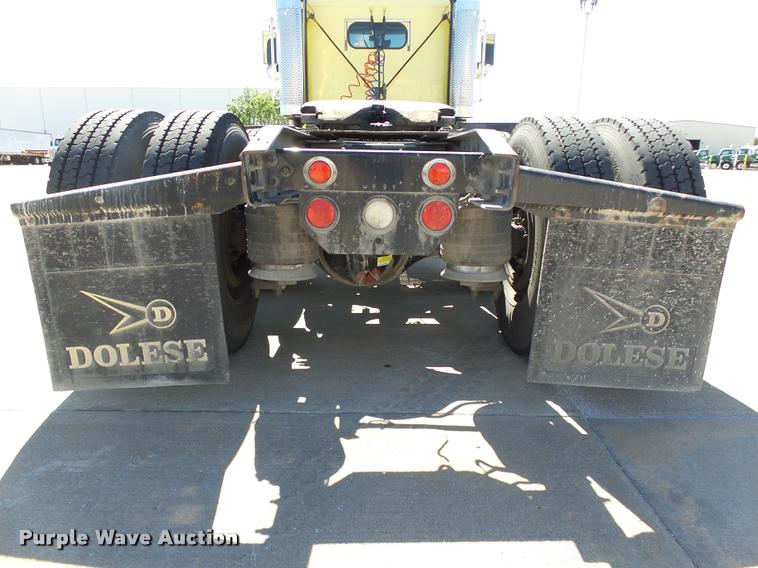 image for item DB4735 2001 Freightliner FLD120 semi truck