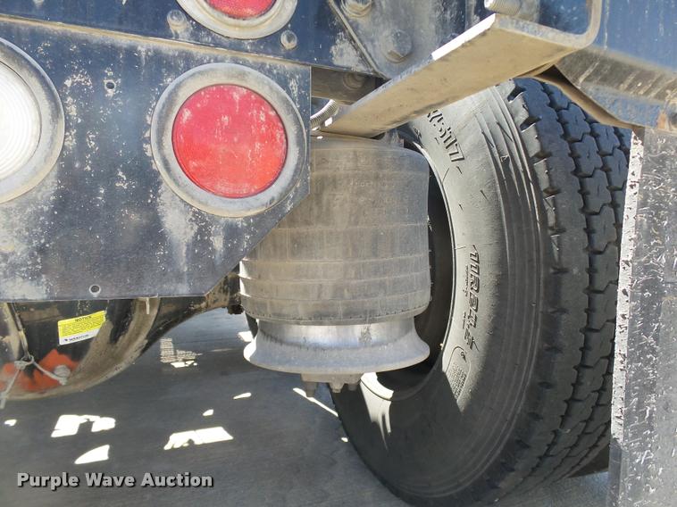 image for item DB4735 2001 Freightliner FLD120 semi truck