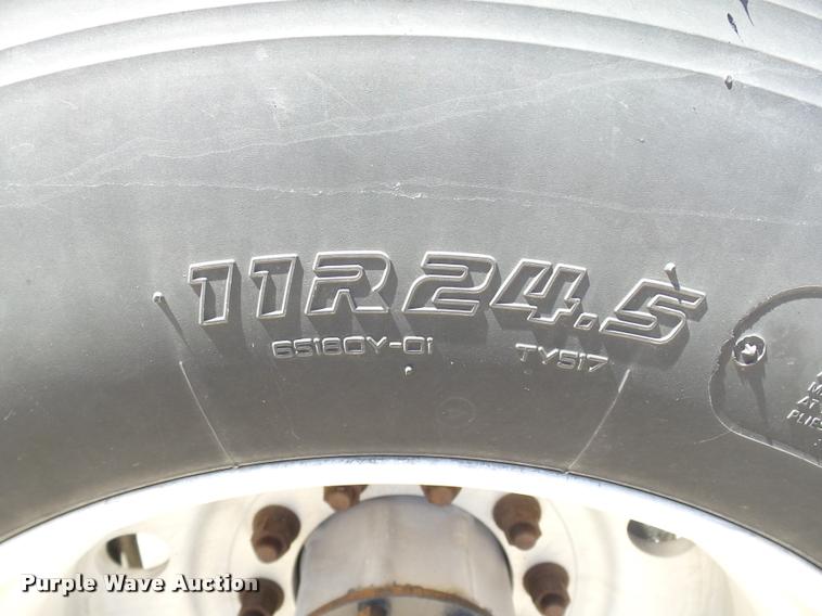 image for item DB4735 2001 Freightliner FLD120 semi truck