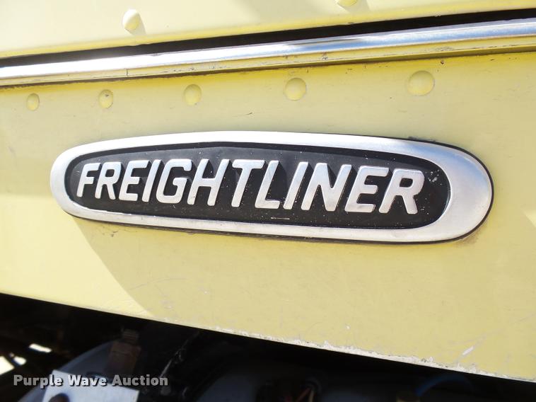 image for item DB4735 2001 Freightliner FLD120 semi truck
