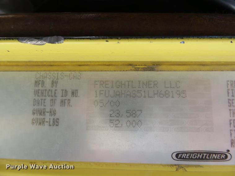 image for item DB4735 2001 Freightliner FLD120 semi truck