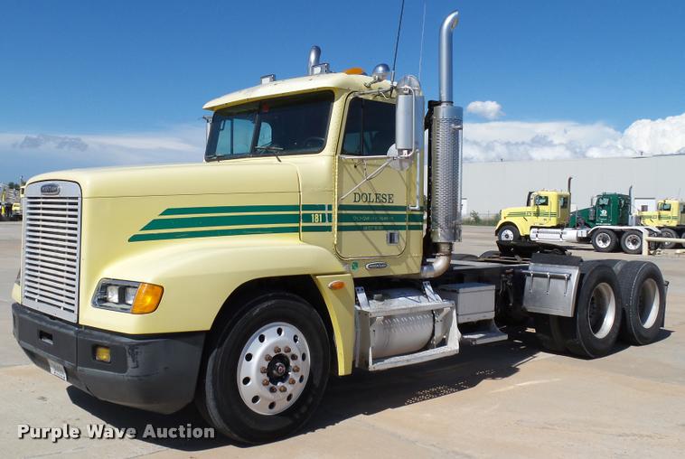 image for item DB4736 2001 Freightliner FLD120 semi truck