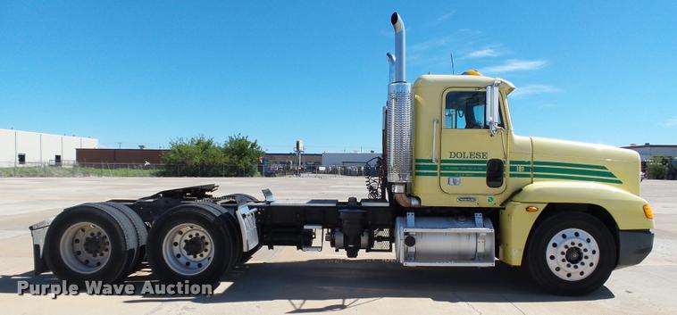 image for item DB4736 2001 Freightliner FLD120 semi truck