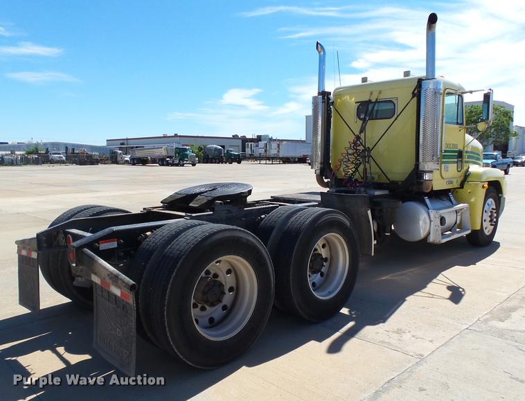 image for item DB4736 2001 Freightliner FLD120 semi truck