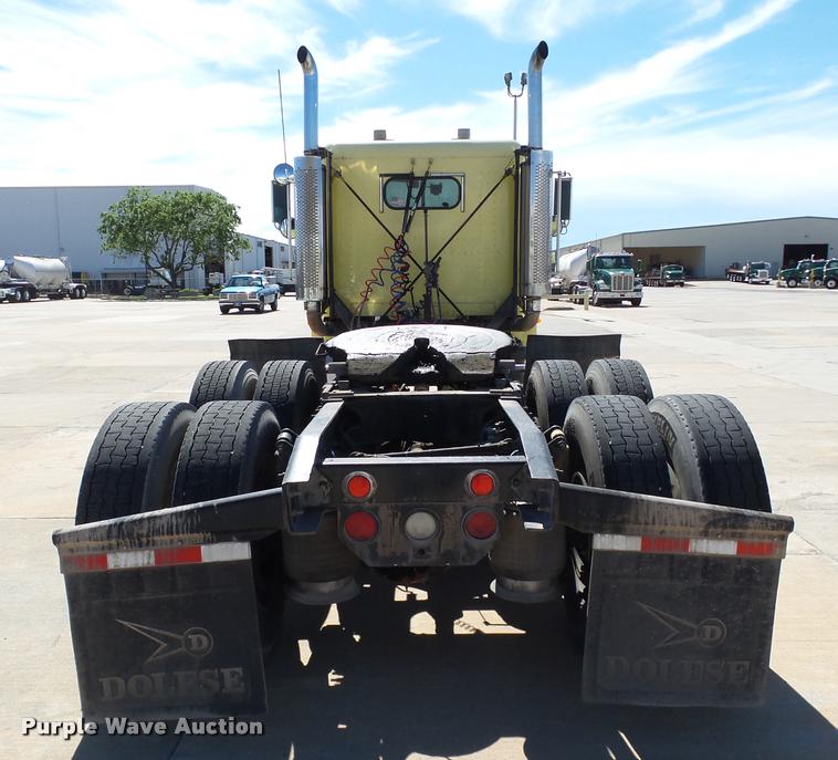 image for item DB4736 2001 Freightliner FLD120 semi truck