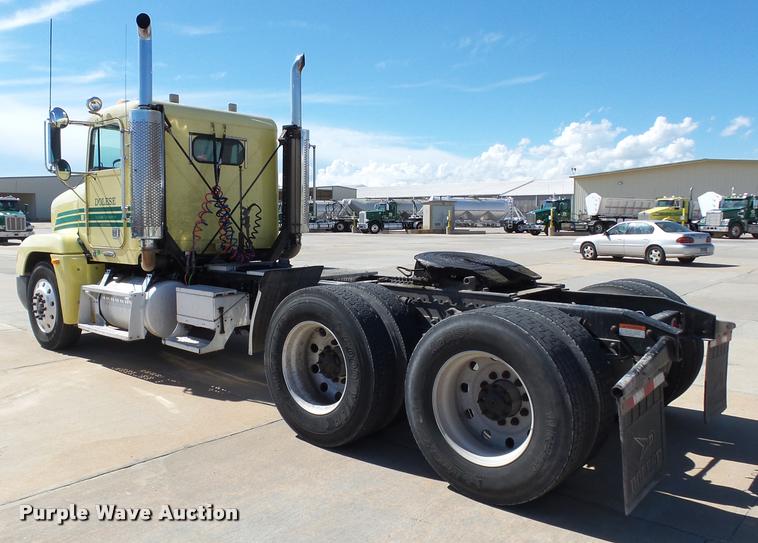 image for item DB4736 2001 Freightliner FLD120 semi truck