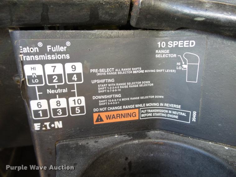 image for item DB4736 2001 Freightliner FLD120 semi truck