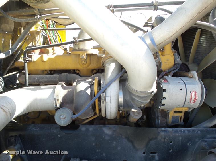 image for item DB4736 2001 Freightliner FLD120 semi truck