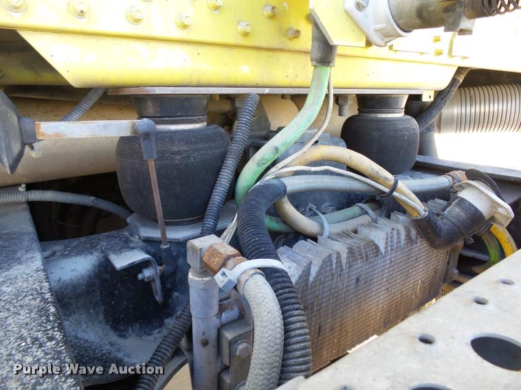 image for item DB4736 2001 Freightliner FLD120 semi truck