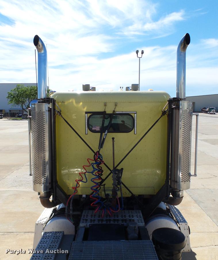 image for item DB4736 2001 Freightliner FLD120 semi truck