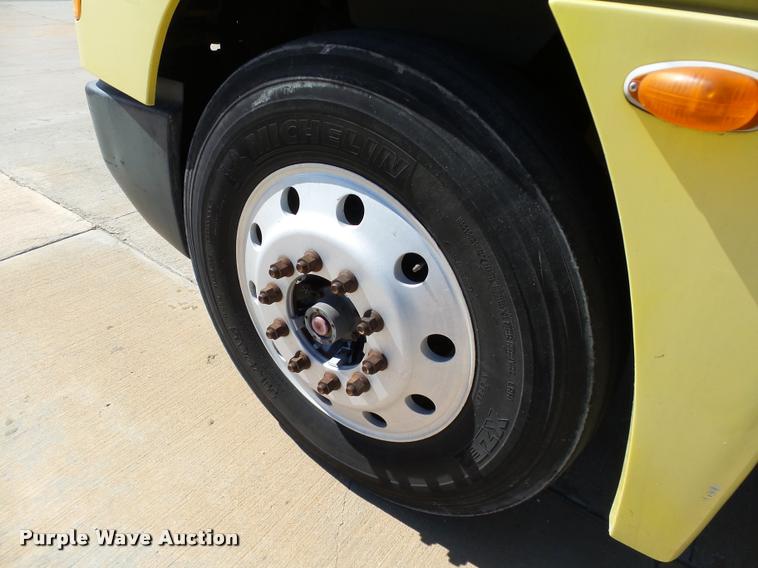 image for item DB4736 2001 Freightliner FLD120 semi truck