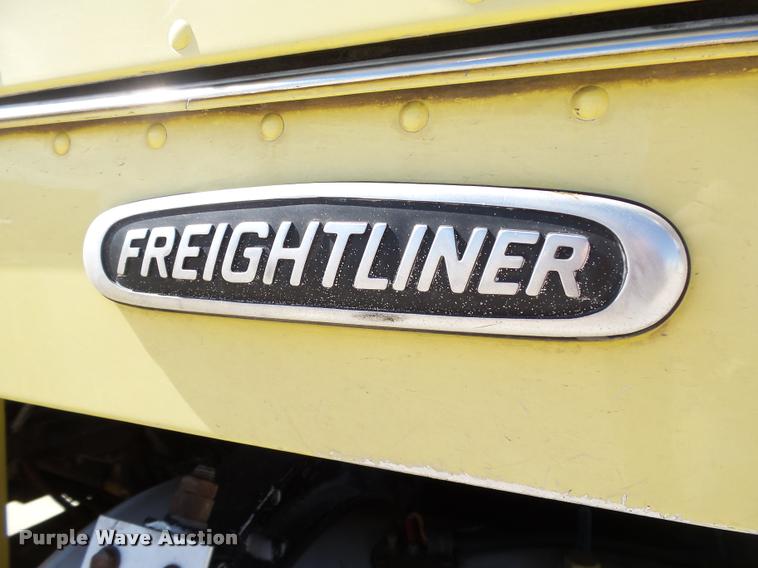 image for item DB4736 2001 Freightliner FLD120 semi truck