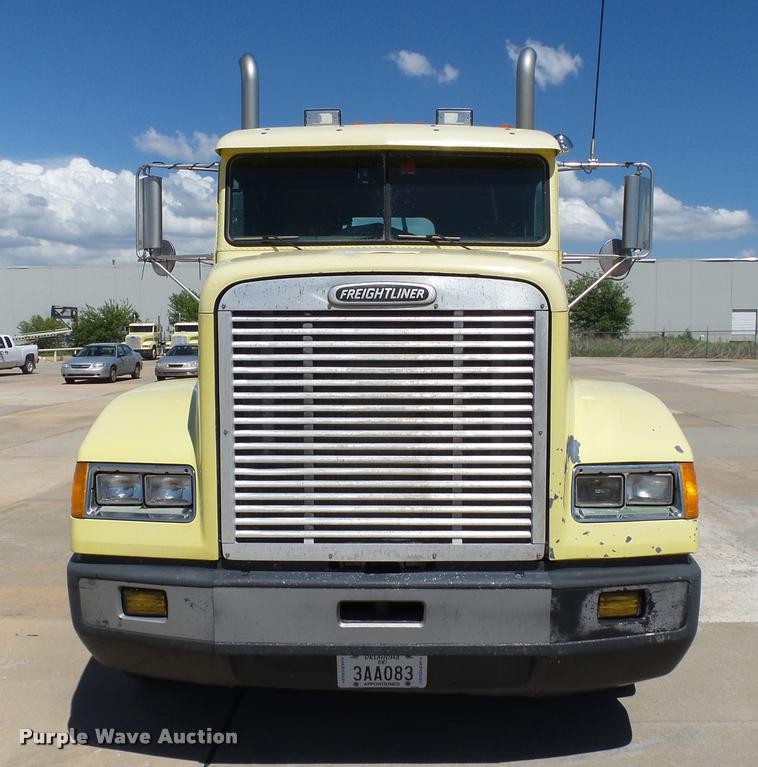 image for item DB4737 2001 Freightliner FLD120 semi truck