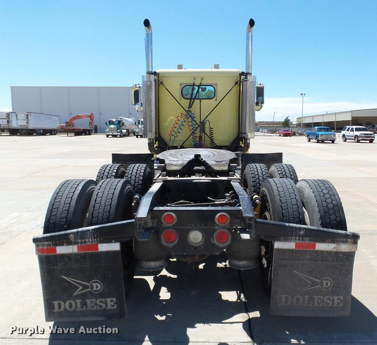 image for item DB4737 2001 Freightliner FLD120 semi truck