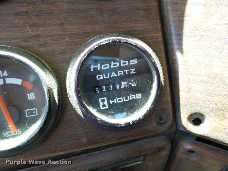 image for item DB4737 2001 Freightliner FLD120 semi truck