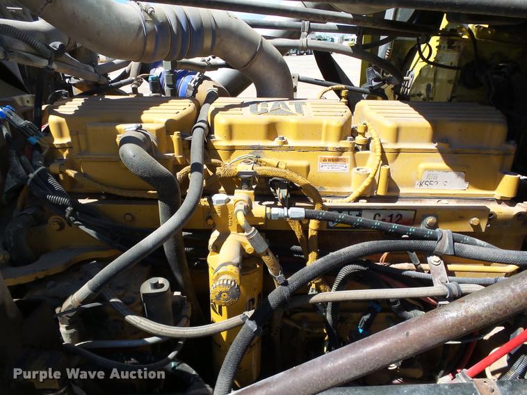 image for item DB4737 2001 Freightliner FLD120 semi truck