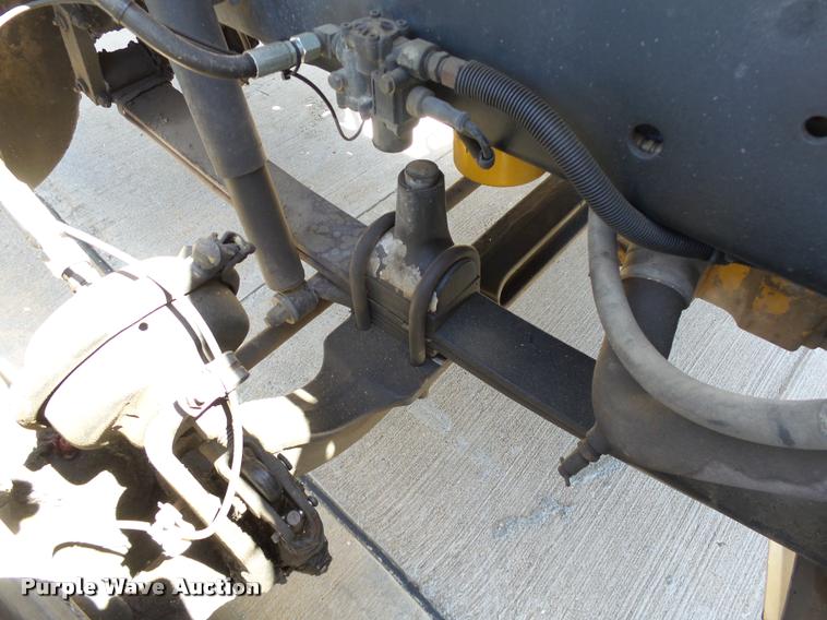 image for item DB4737 2001 Freightliner FLD120 semi truck