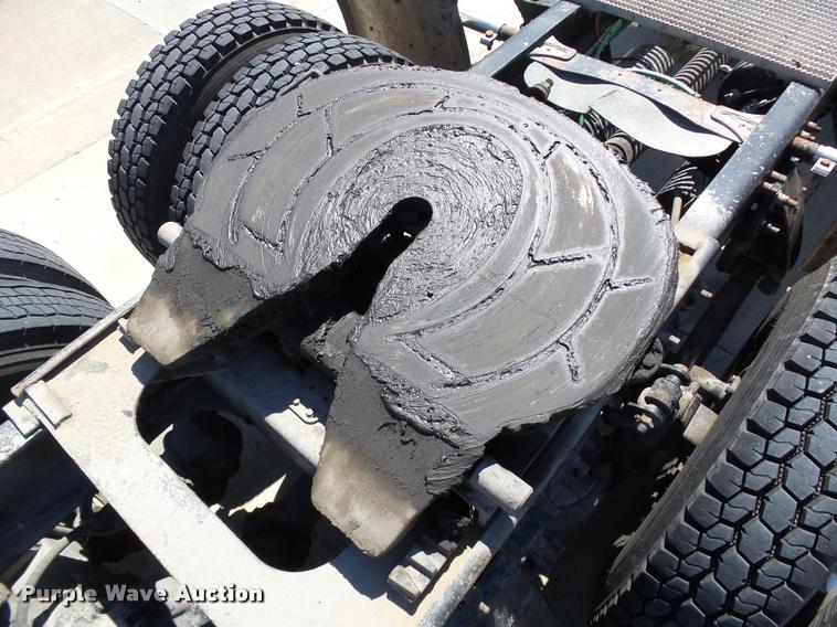 image for item DB4737 2001 Freightliner FLD120 semi truck