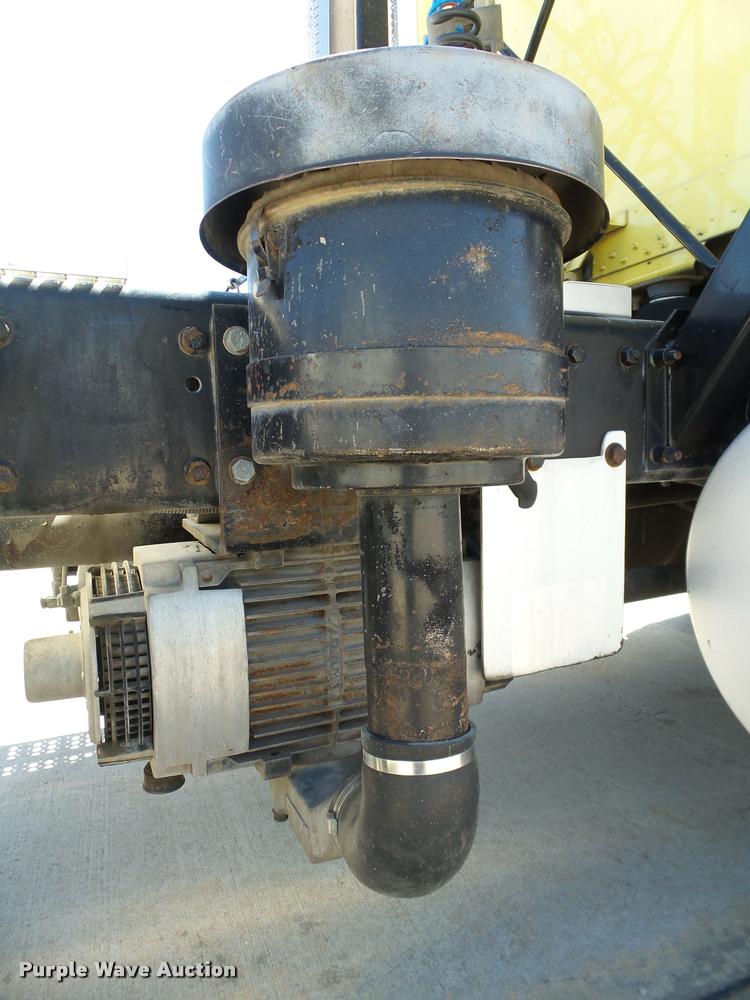 image for item DB4737 2001 Freightliner FLD120 semi truck