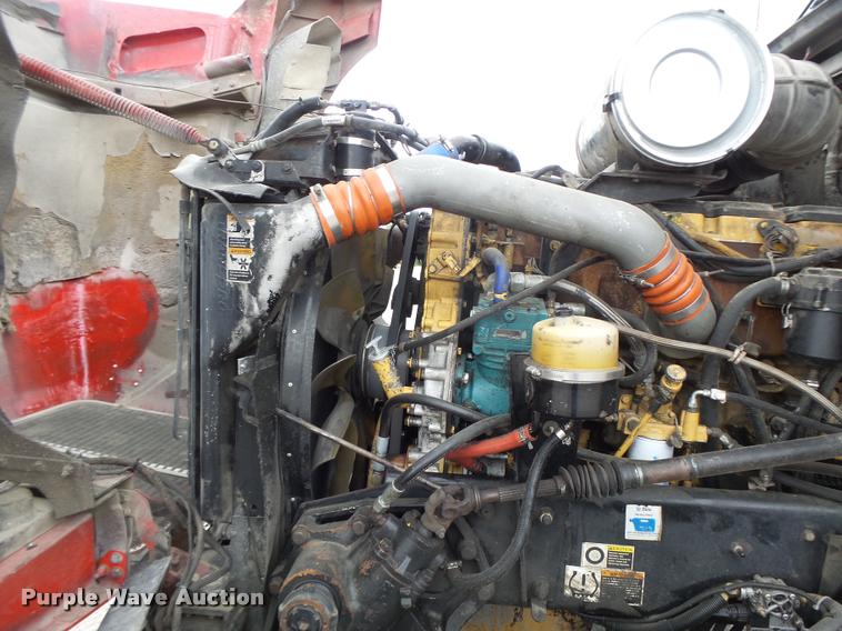 image for item DF9267 2007 Kenworth T600 semi truck