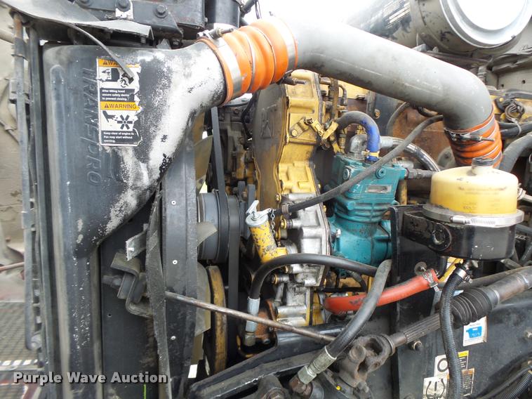 image for item DF9267 2007 Kenworth T600 semi truck