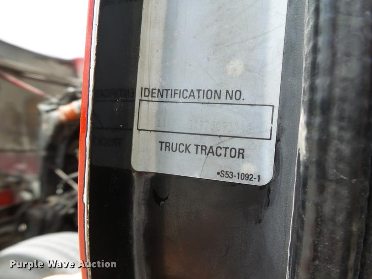 image for item DF9267 2007 Kenworth T600 semi truck