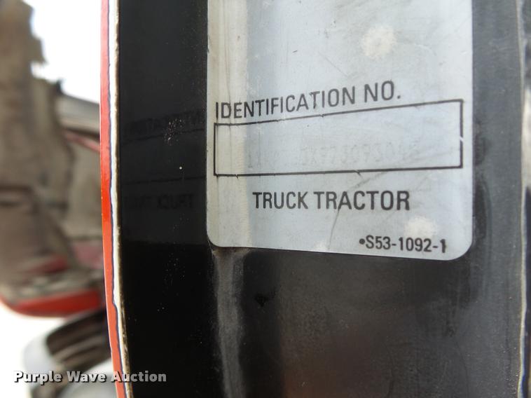 image for item DF9267 2007 Kenworth T600 semi truck