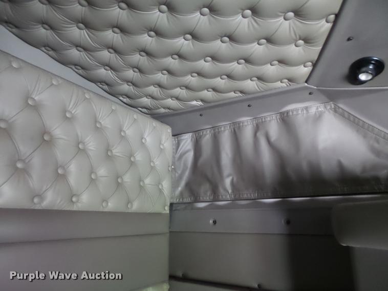 image for item DF9267 2007 Kenworth T600 semi truck