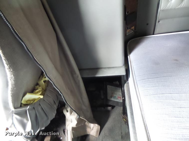 image for item DF9267 2007 Kenworth T600 semi truck