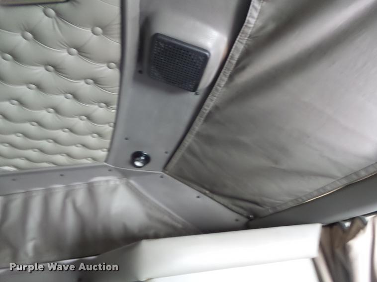 image for item DF9267 2007 Kenworth T600 semi truck